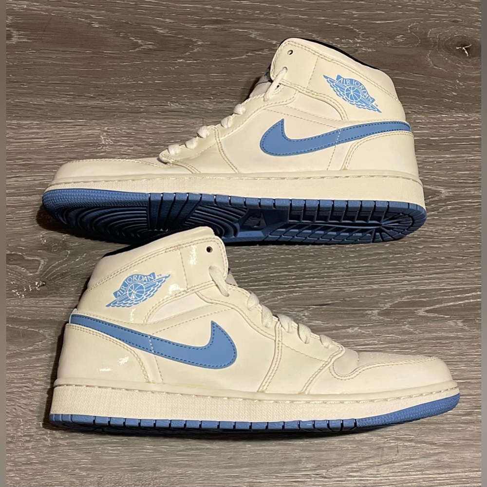 Nike Air Jordan 1 Retro Mid White Patent Legend Blue 554724-127